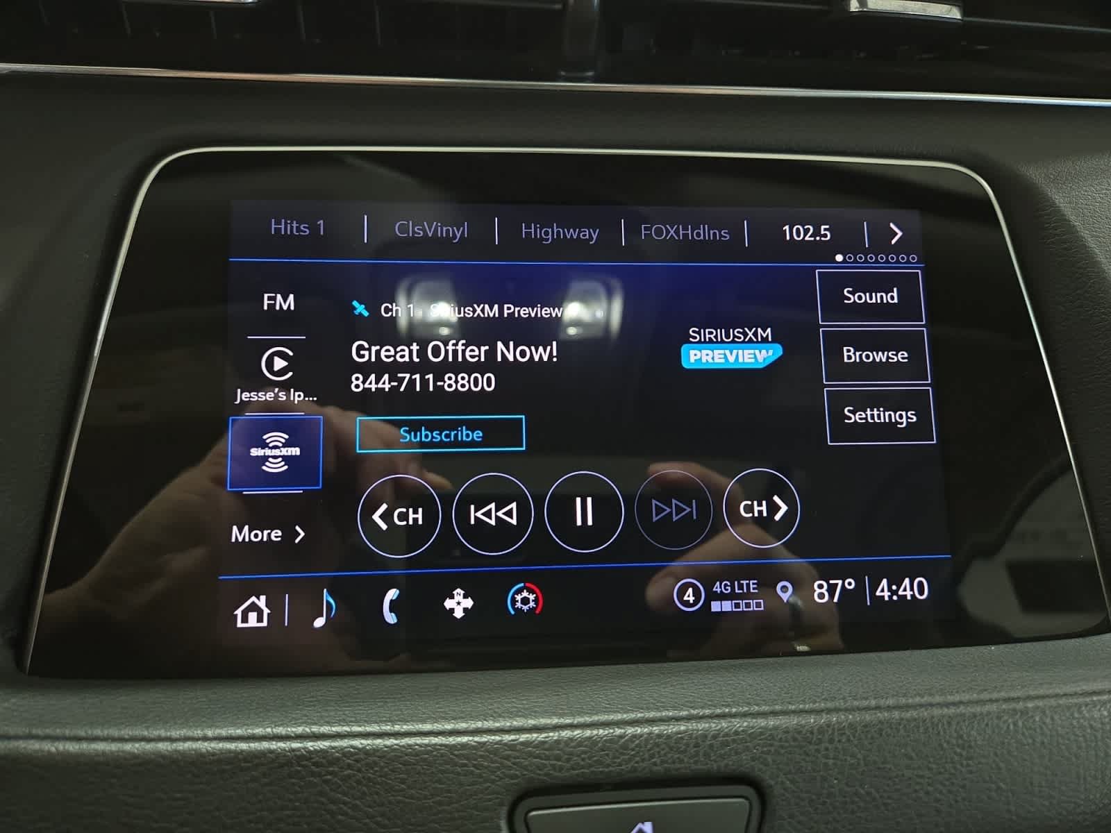 Used 2022 Cadillac XT4 Luxury AWD/4WD image 25