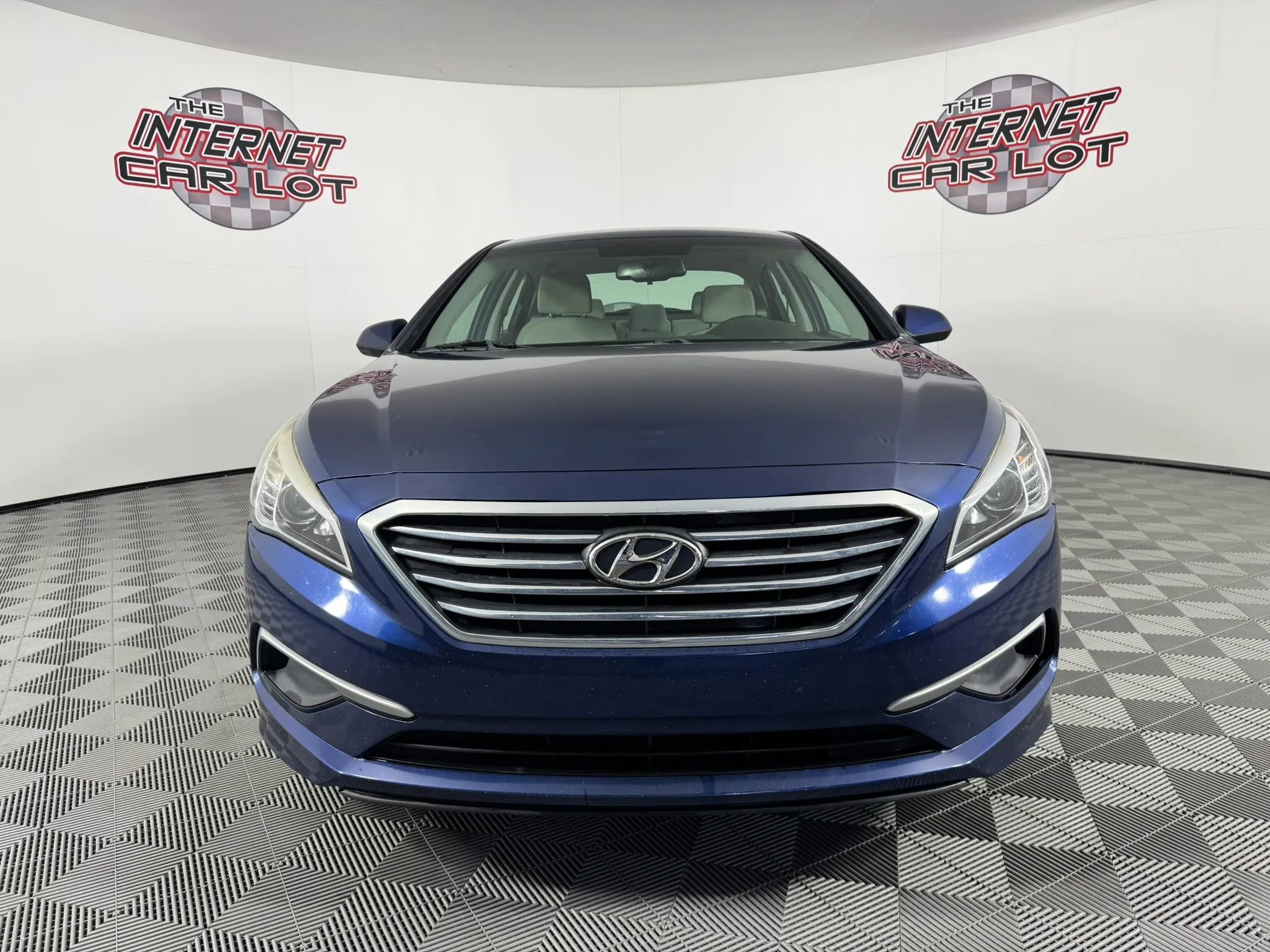 Used 2017 Hyundai Sonata SE FWD image 2