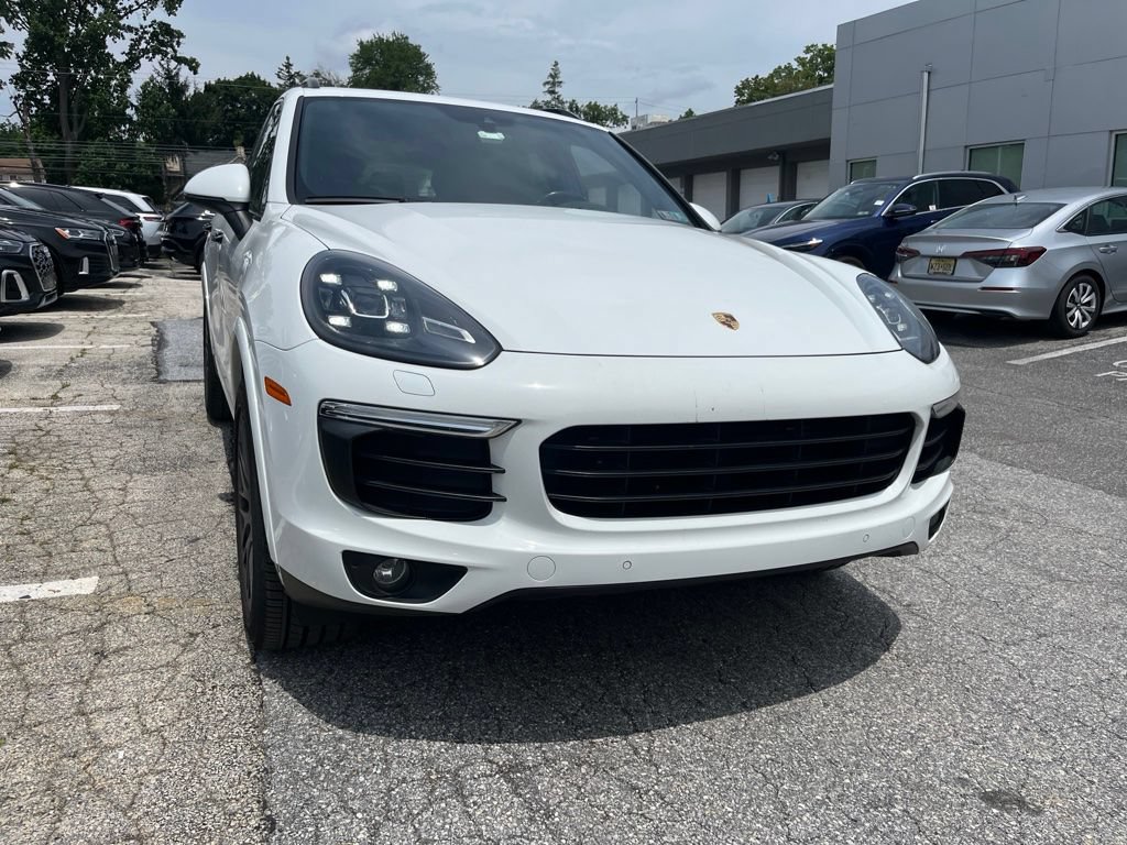Used 2017 Porsche Cayenne AWD/4WD image 2