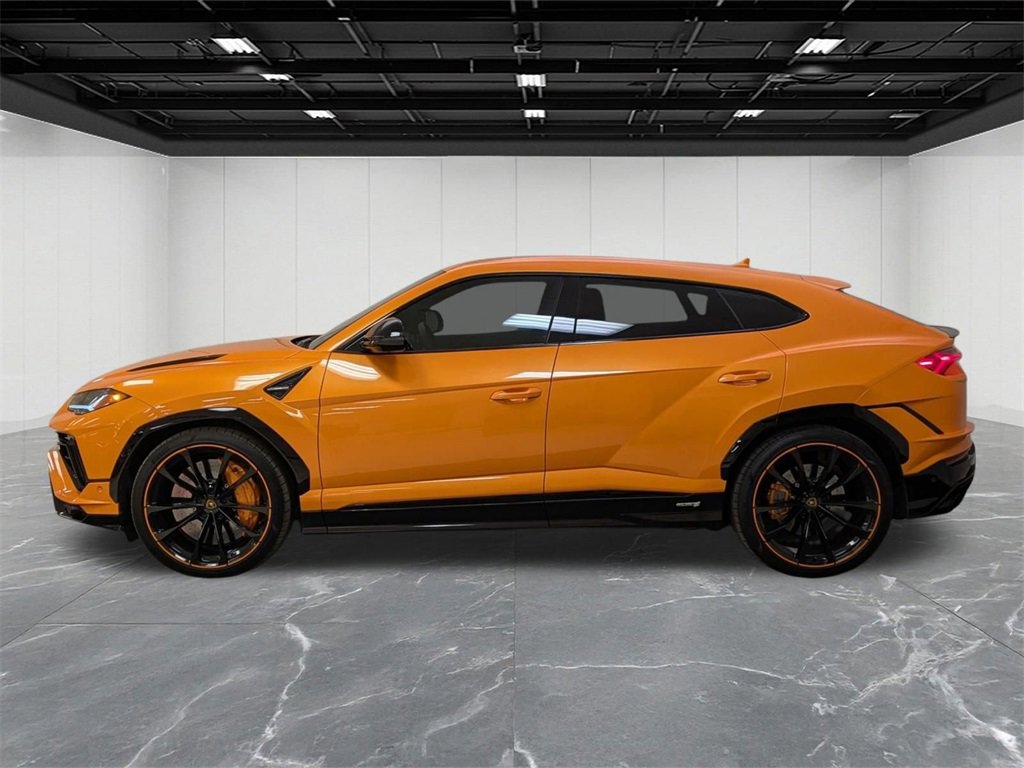 Used 2024 Lamborghini Urus S image 2
