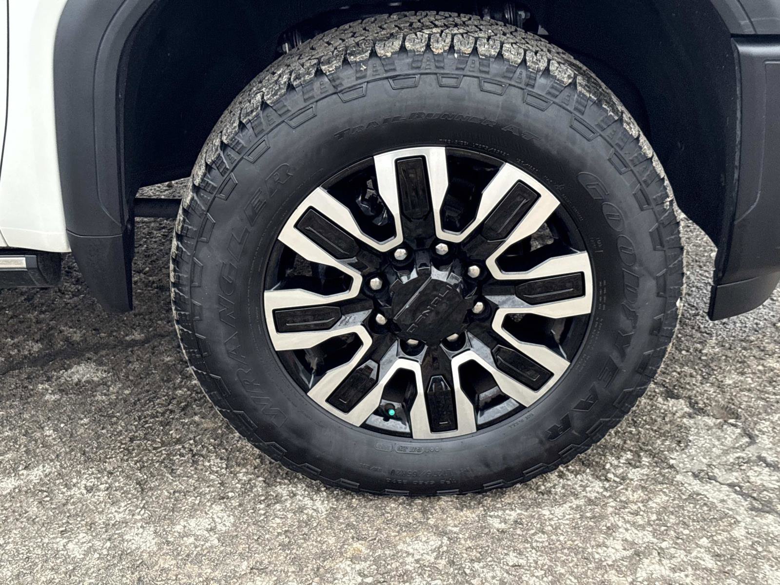 Certified 2025 GMC Sierra 2500 Denali Ultimate image 10