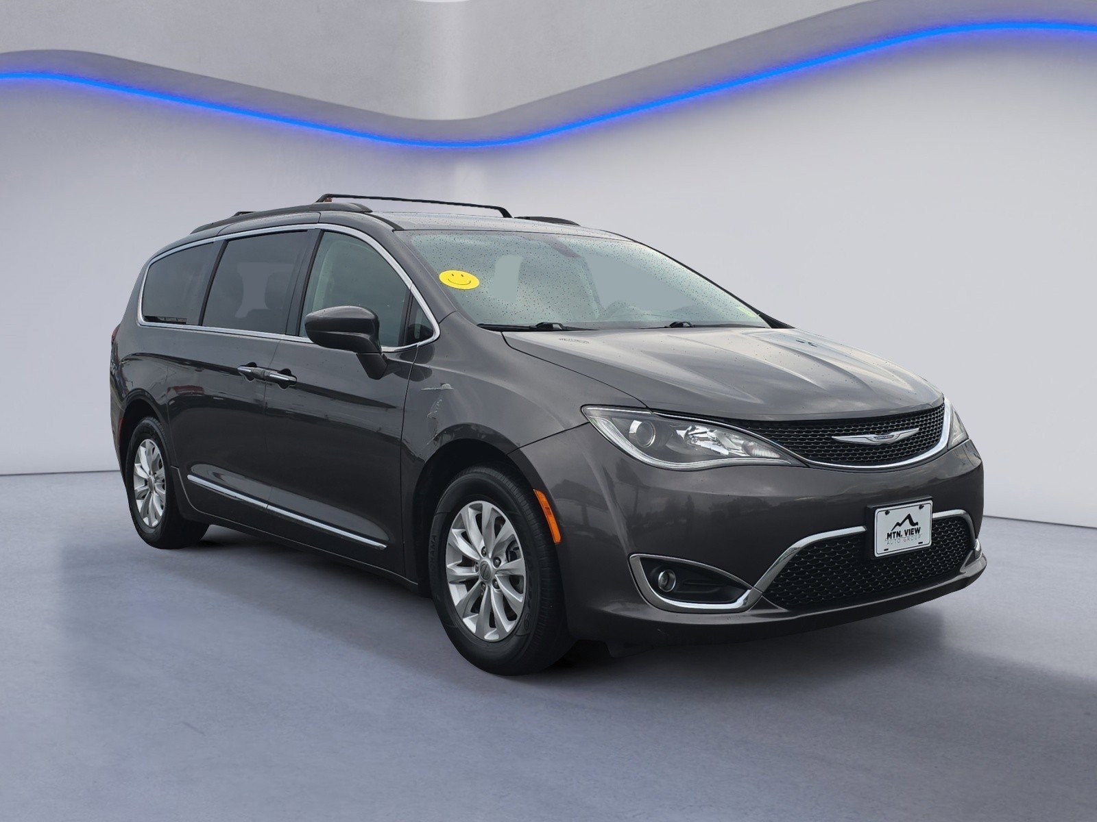 Used 2017 Chrysler Pacifica Touring-L image 11