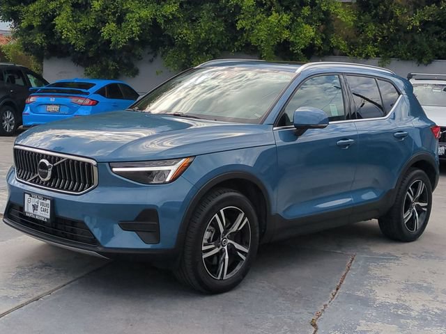 Used 2024 Volvo XC40 B5 Core AWD/4WD image 7