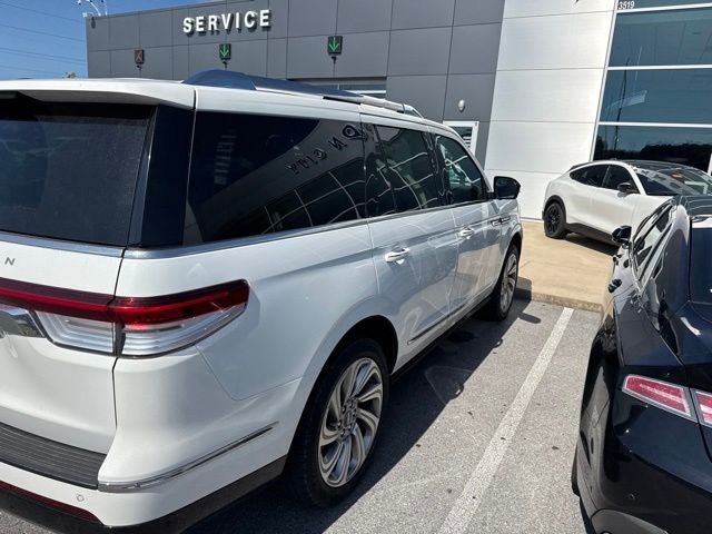 Used 2023 Lincoln Navigator Reserve AWD/4WD image 14