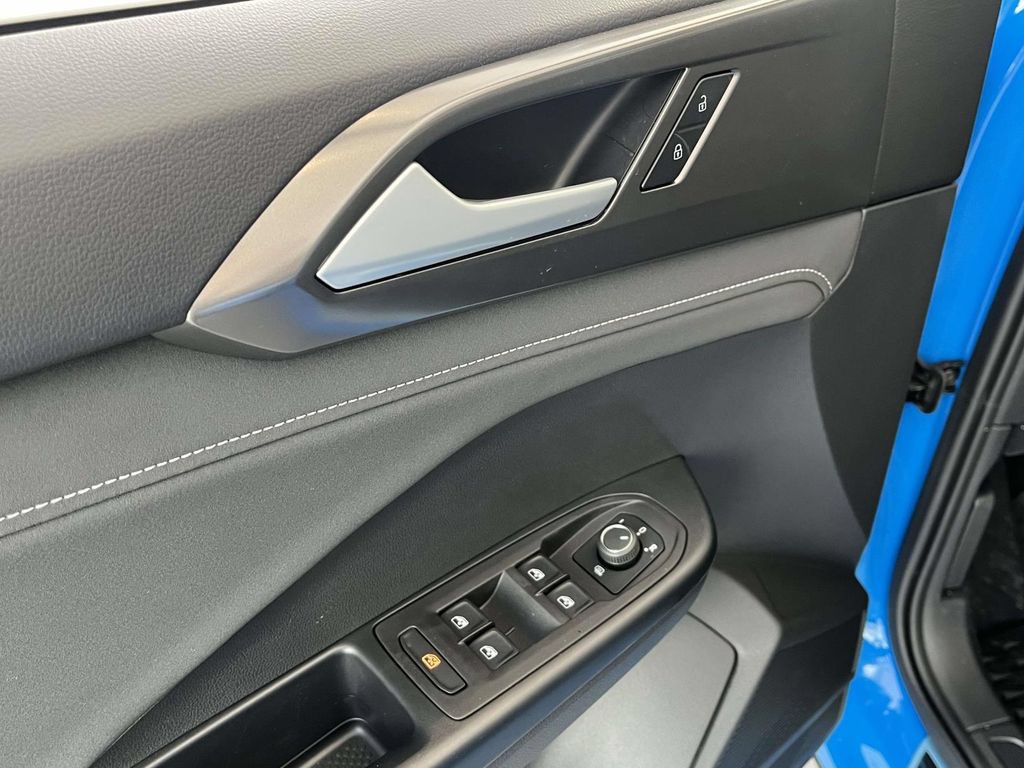 New 2025 Volkswagen Taos SE AWD/4WD image 13