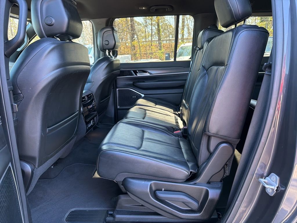 Used 2023 Jeep Wagoneer Series III w/ Preferred Equipment Group image 25