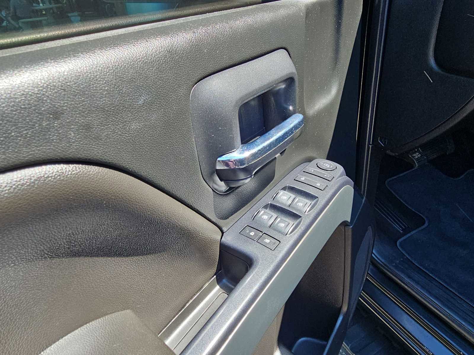 Used 2019 Chevrolet Silverado 1500 LT RWD image 18