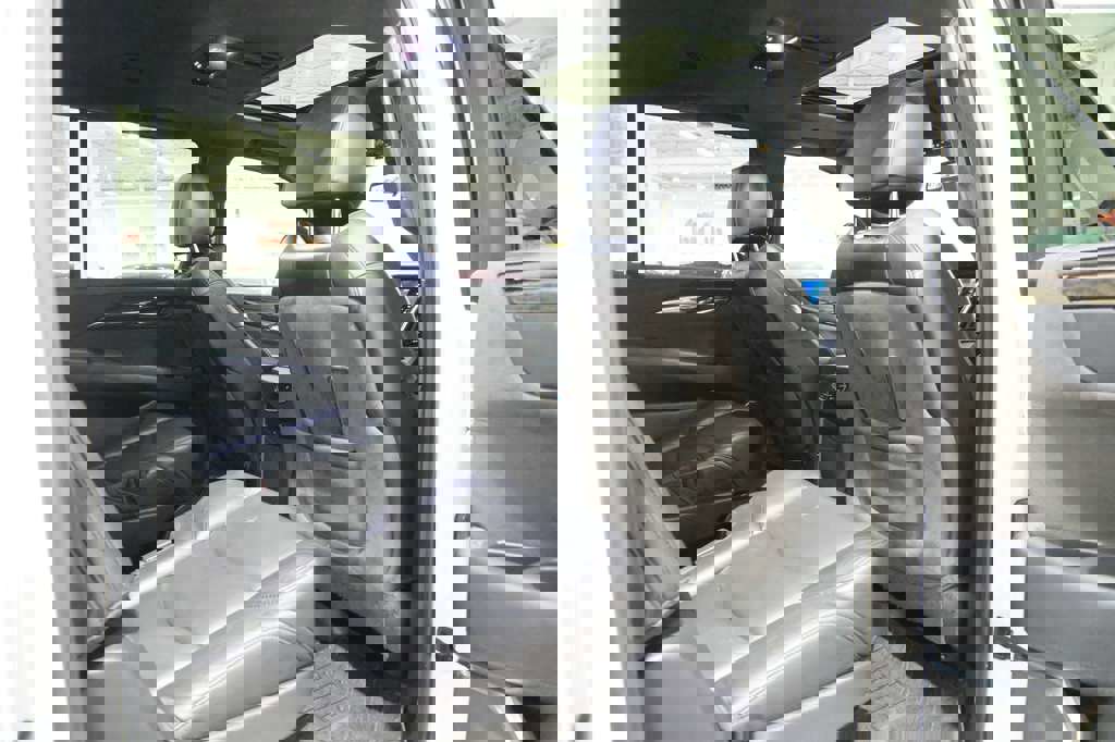 Used 2020 Cadillac Escalade ESV Platinum image 25