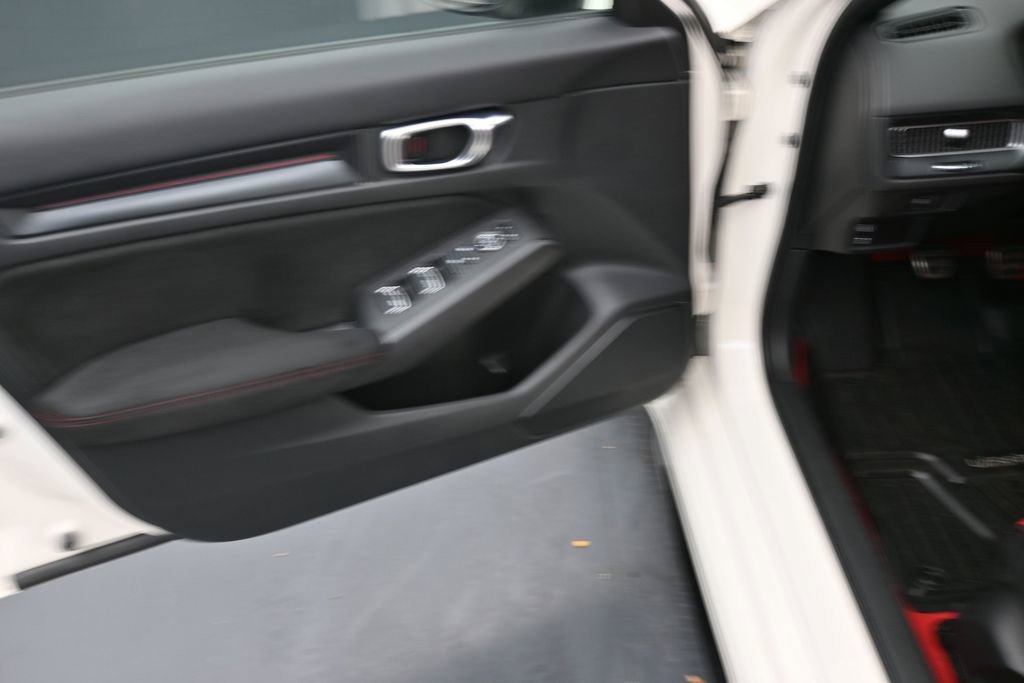 Used 2024 Honda Civic Type R image 11