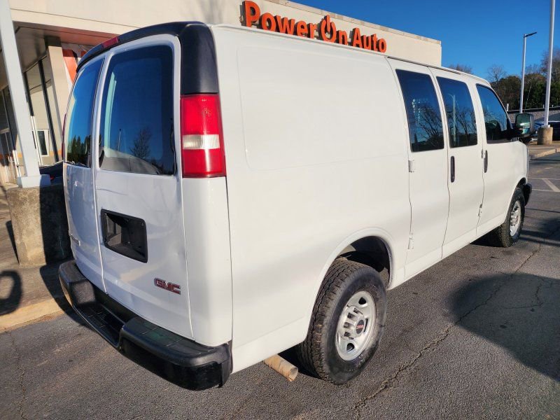 Used 2017 GMC Savana 2500 image 4