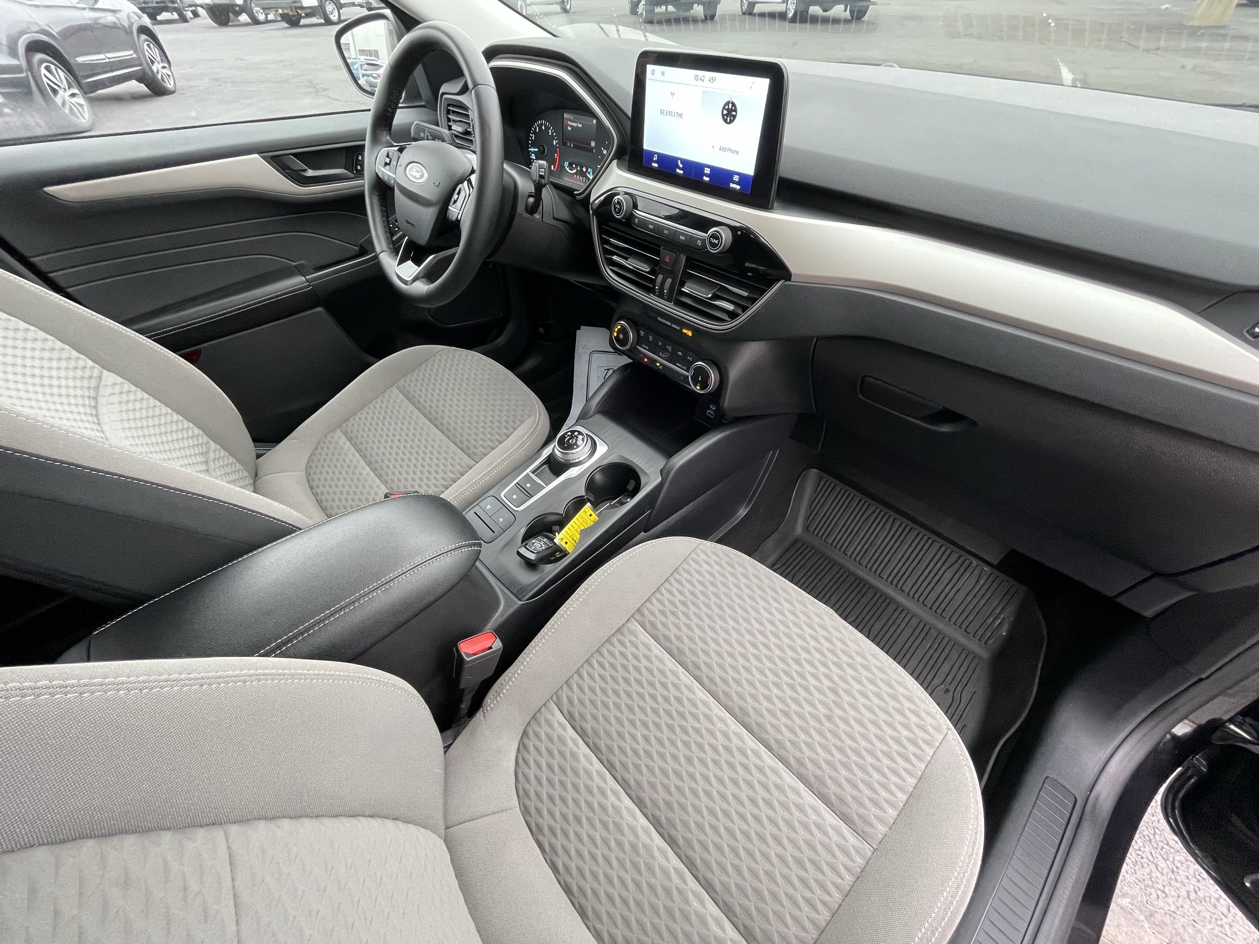 Used 2022 Ford Escape SE w/ Cold Weather Package image 32