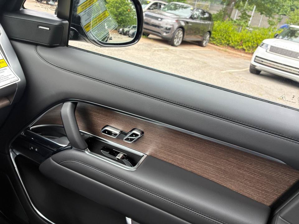 New 2026 Land Rover Range Rover SE AWD/4WD image 31