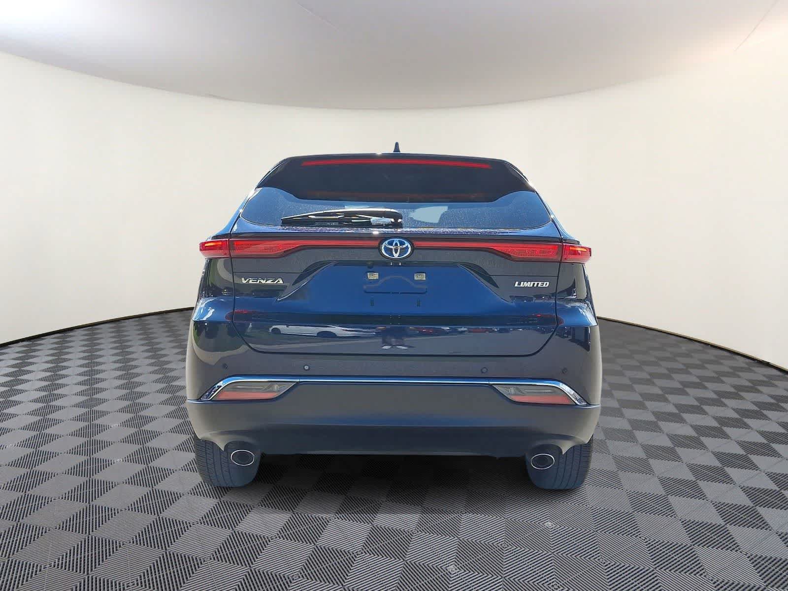 Certified 2023 Toyota Venza Limited AWD/4WD image 7