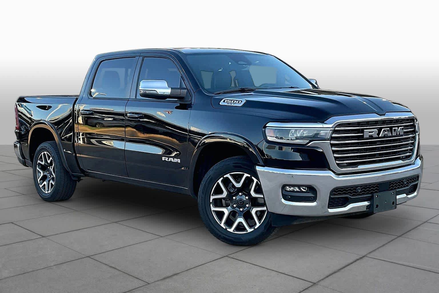Used 2025 RAM 1500 Laramie AWD/4WD image 4