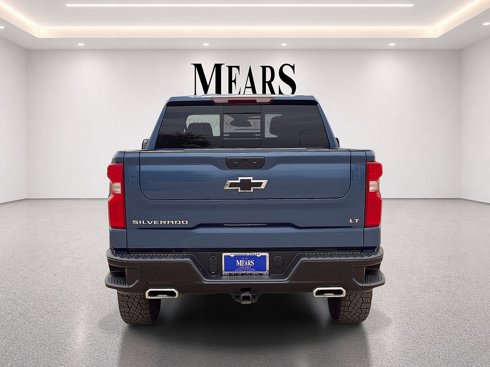 Used 2024 Chevrolet Silverado 1500 LT Trail Boss w/ Convenience Package II AWD/4WD image 4