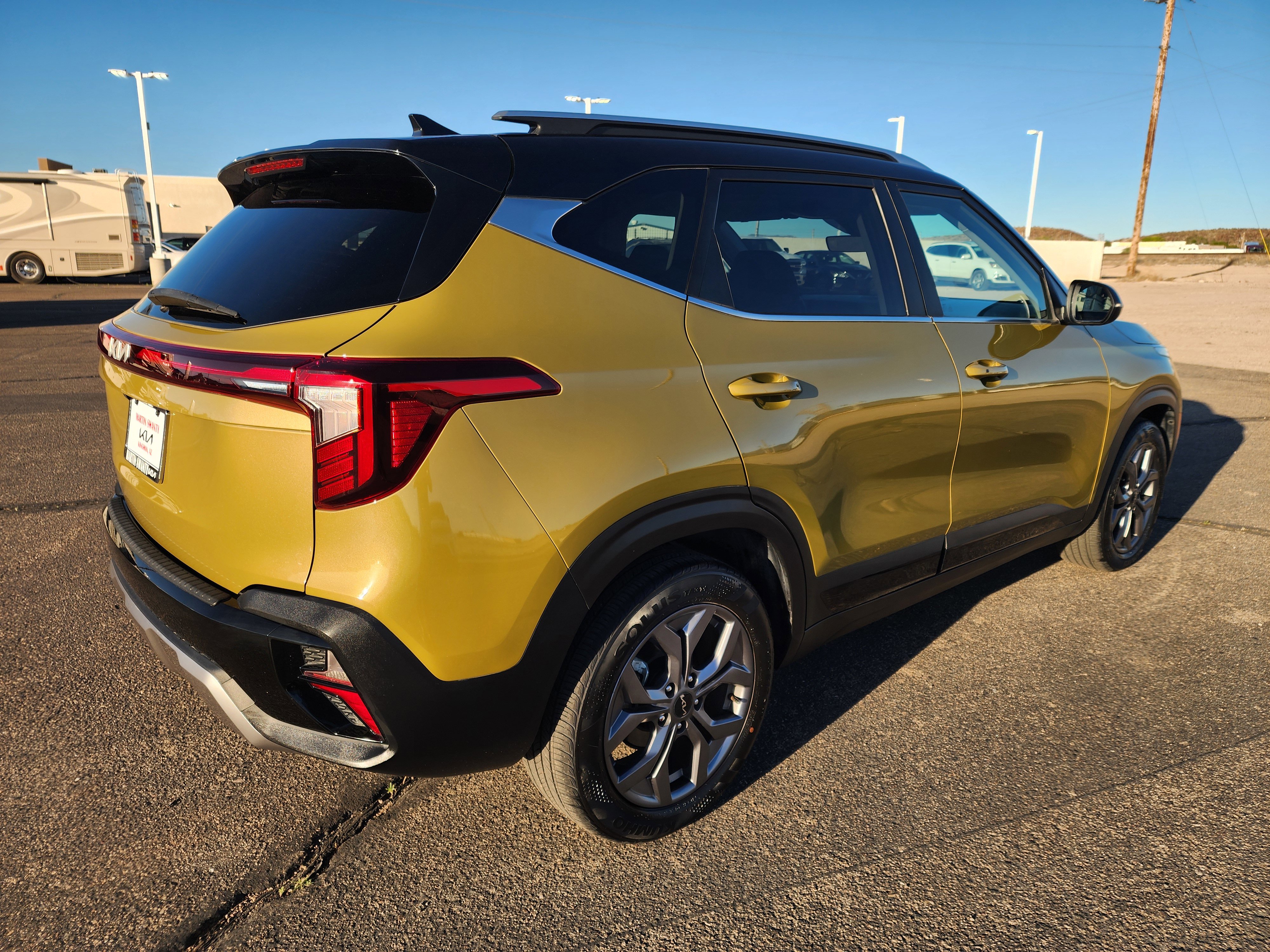 Used 2024 Kia Seltos S FWD image 5