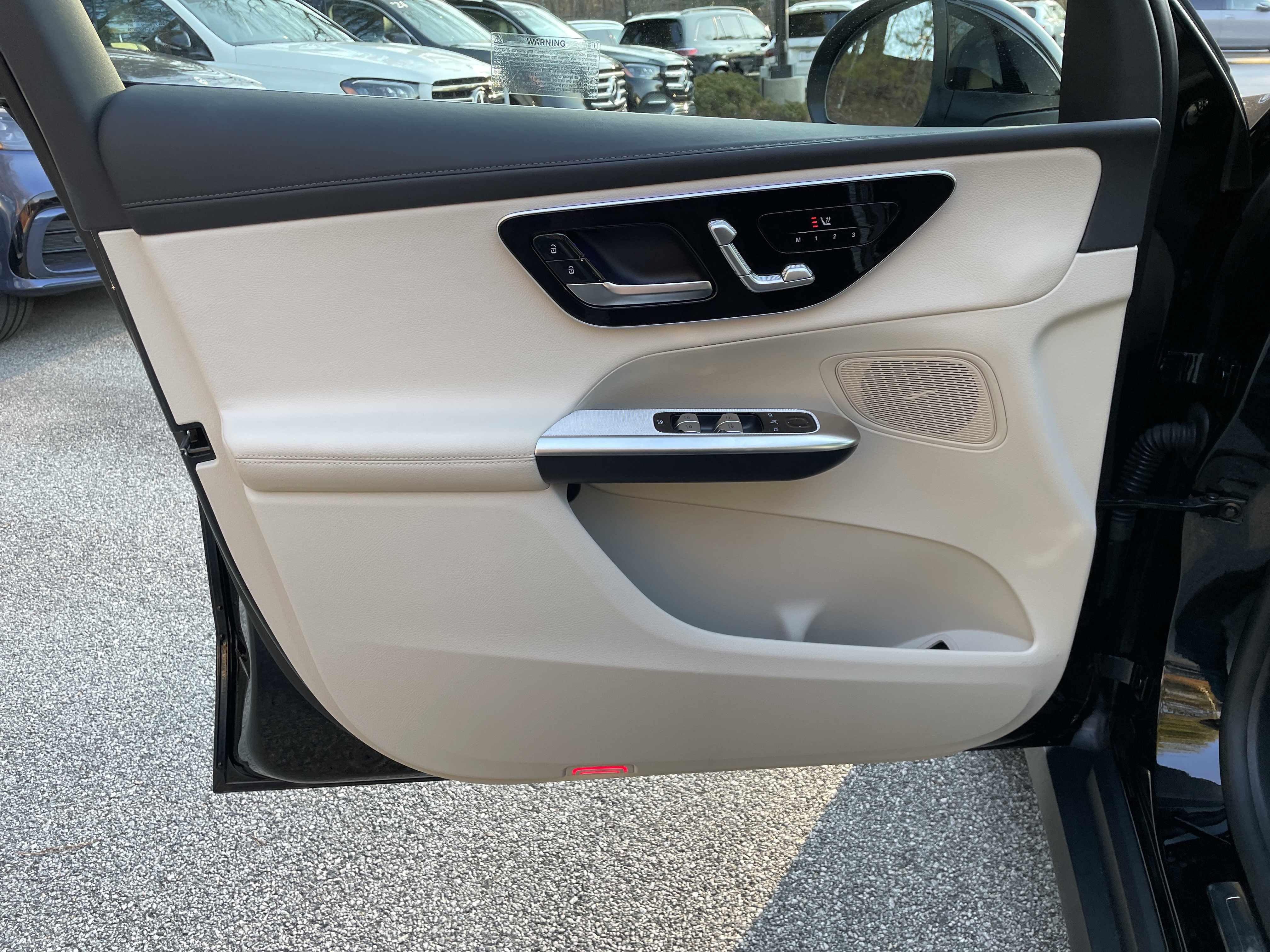 Used 2024 Mercedes-Benz GLC 300 4MATIC image 18