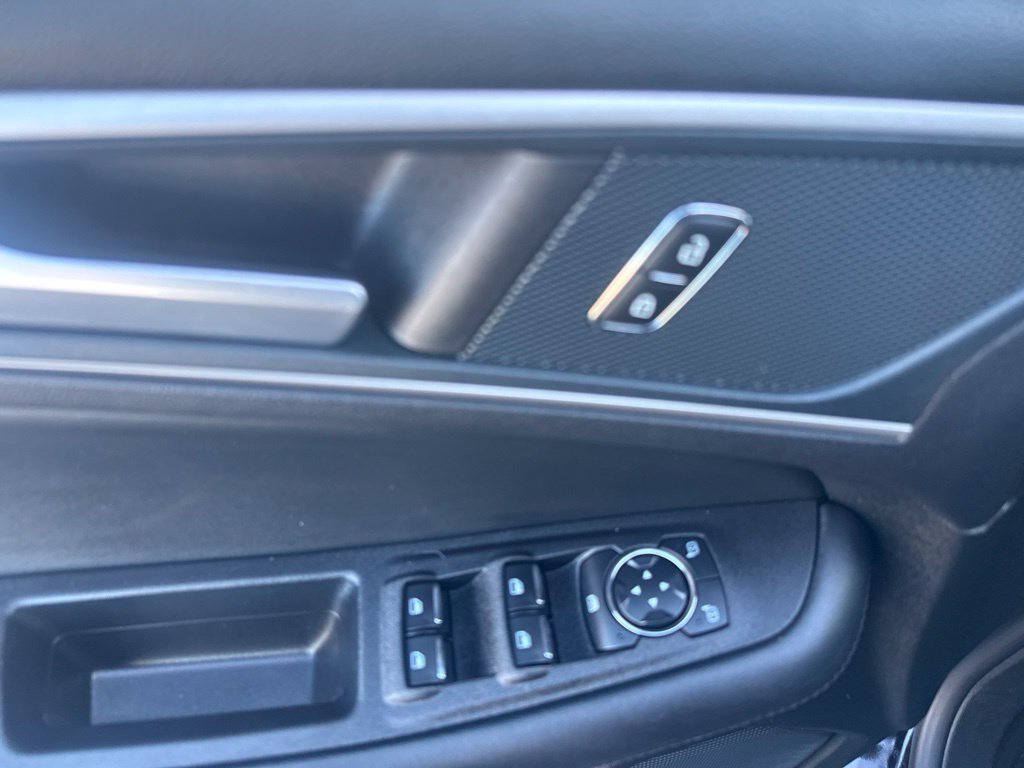 Used 2024 Ford Edge SEL AWD/4WD image 19