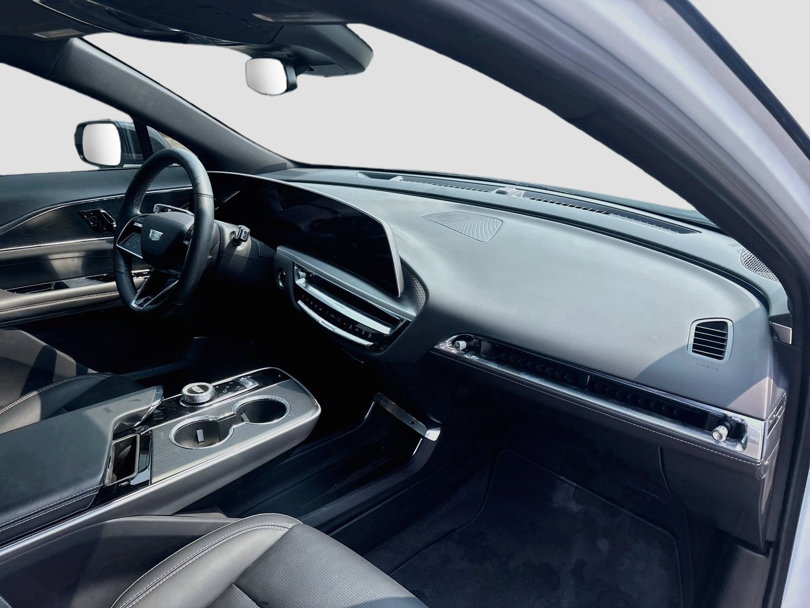 Used 2025 Cadillac Lyriq Sport RWD image 28