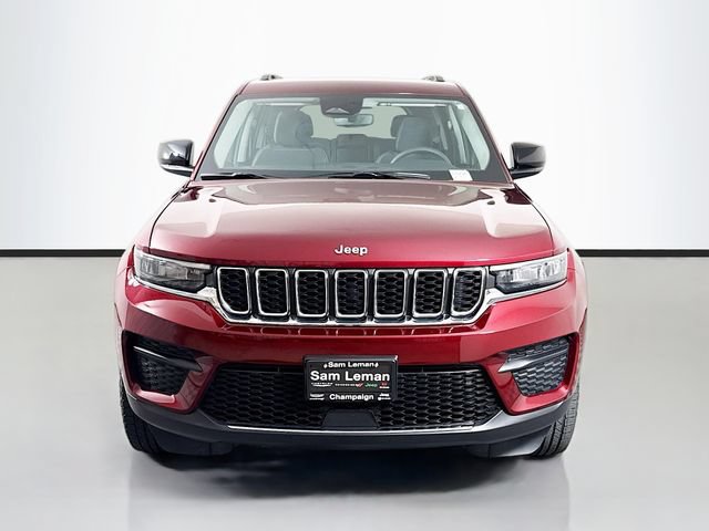Used 2023 Jeep Grand Cherokee Laredo AWD/4WD image 2