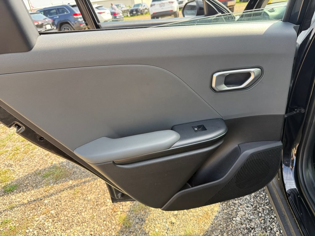 Used 2025 Kia K4 FWD image 14