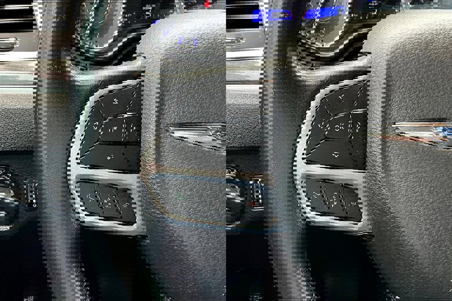 Used 2022 Chrysler 300 Touring w/ Sport Appearance Package image 12