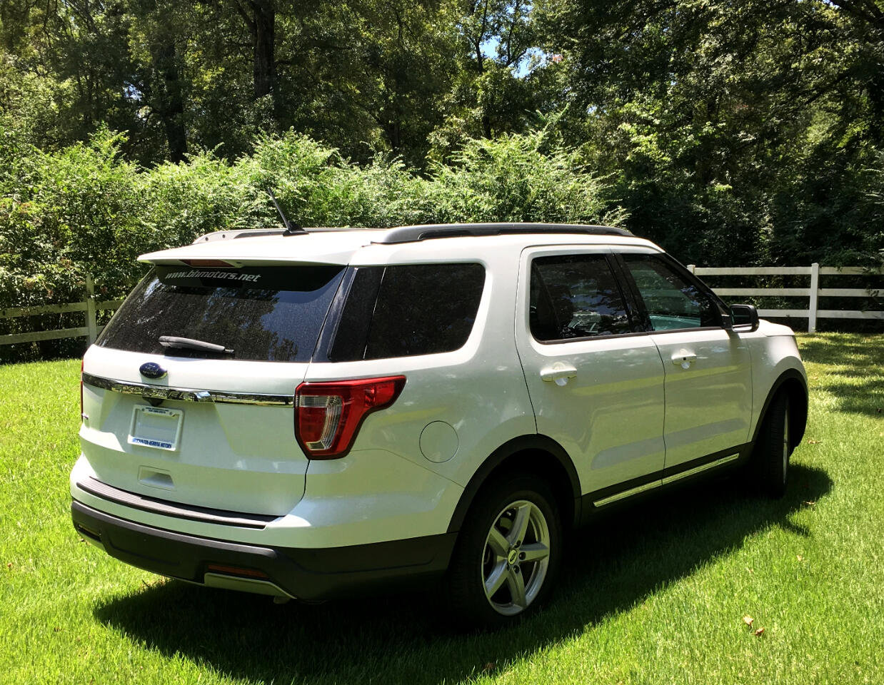 Used 2019 Ford Explorer XLT w/ Equipment Group 201A image 6