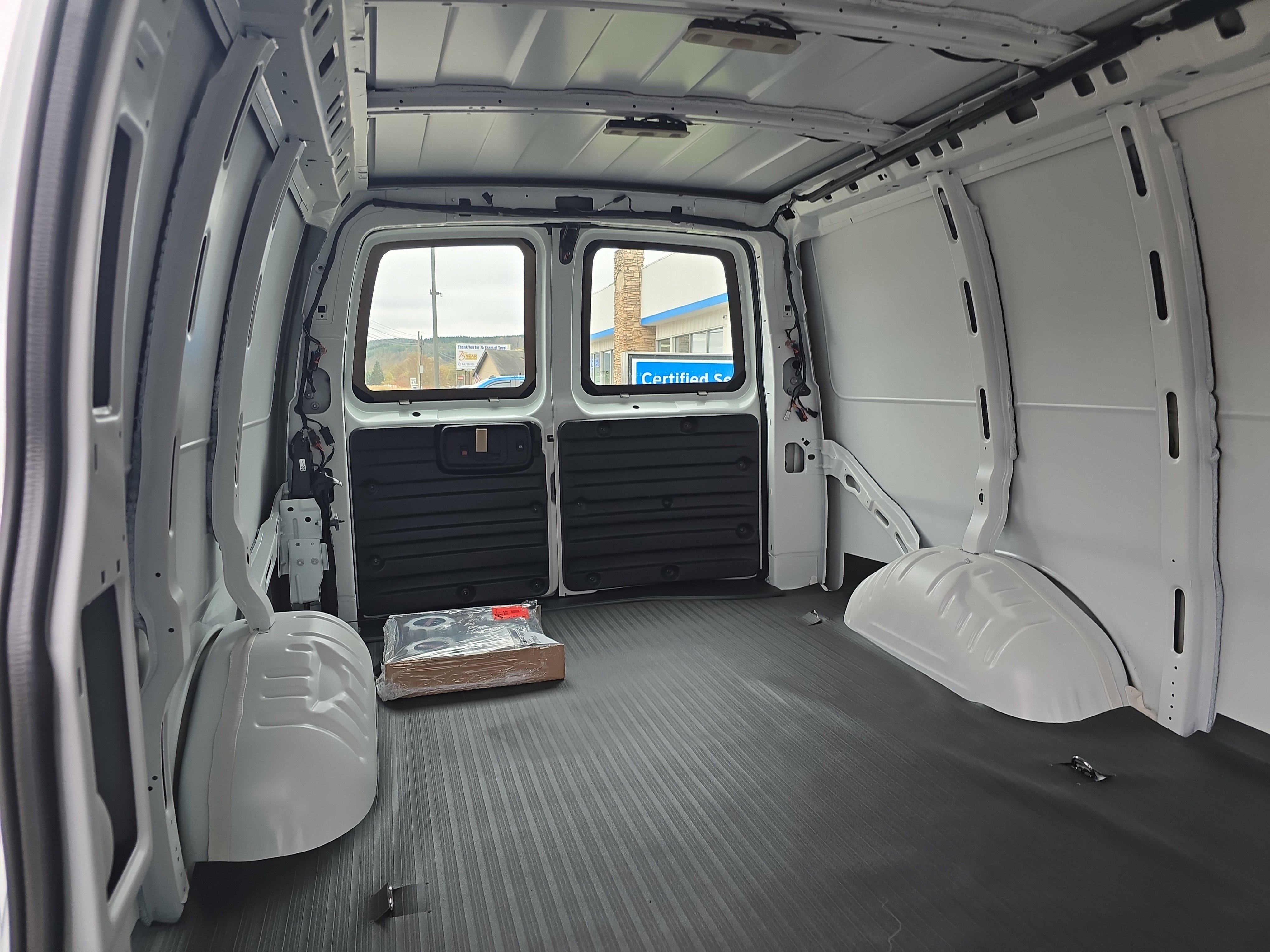 New 2025 GMC Savana 3500 Extended w/ Driver Convenience Package image 16