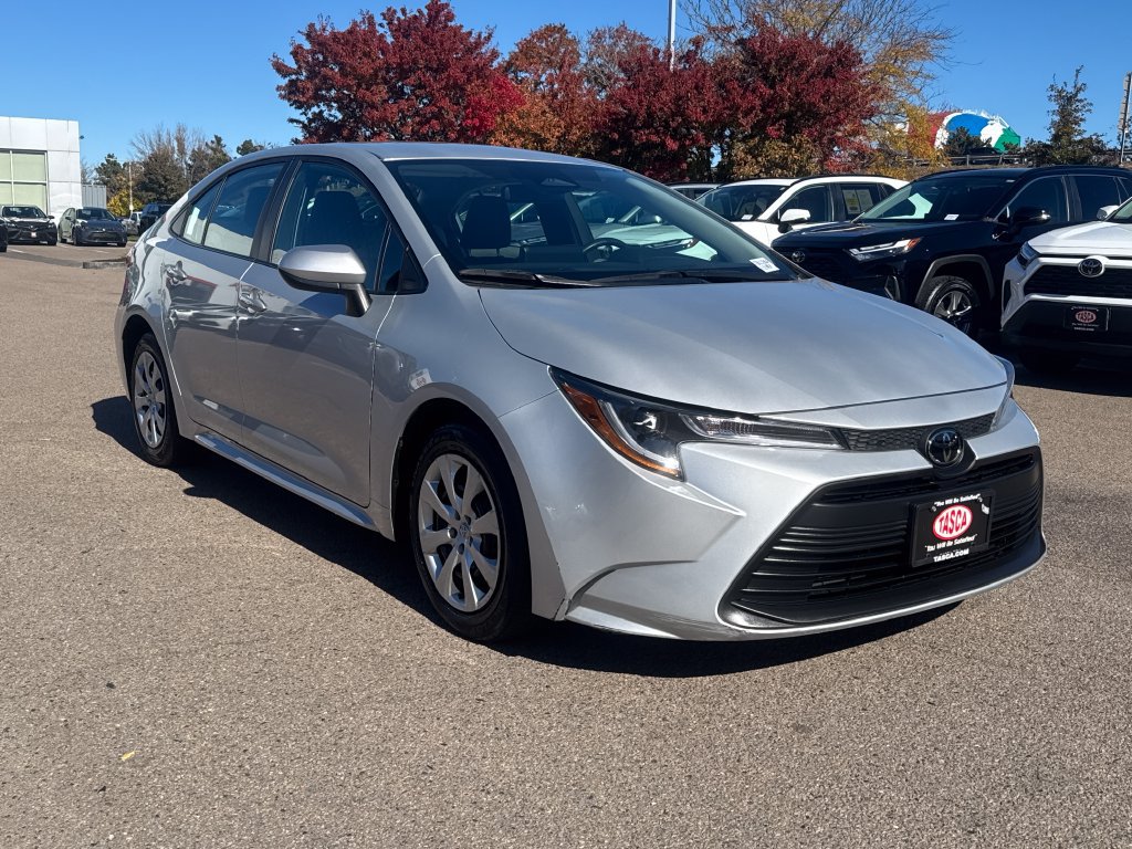 Used 2025 Toyota Corolla LE FWD image 9