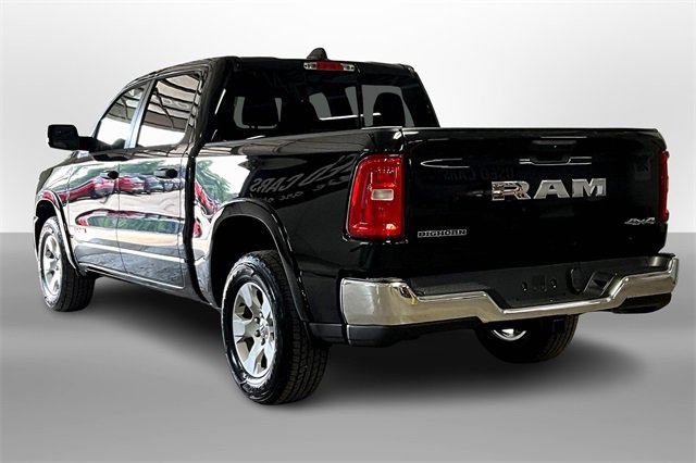 New 2025 RAM 1500 4x4 Crew Cab image 3