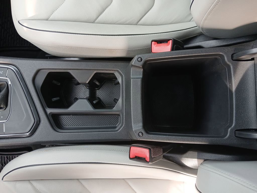 Used 2018 Volkswagen Tiguan SEL Premium image 26