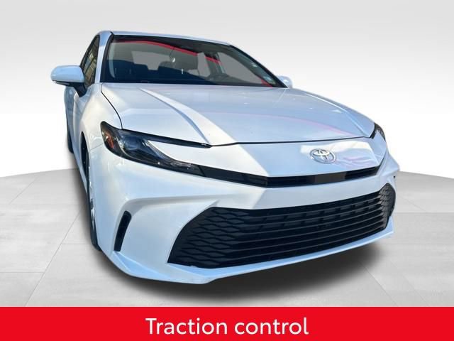 Used 2025 Toyota Camry LE image 3