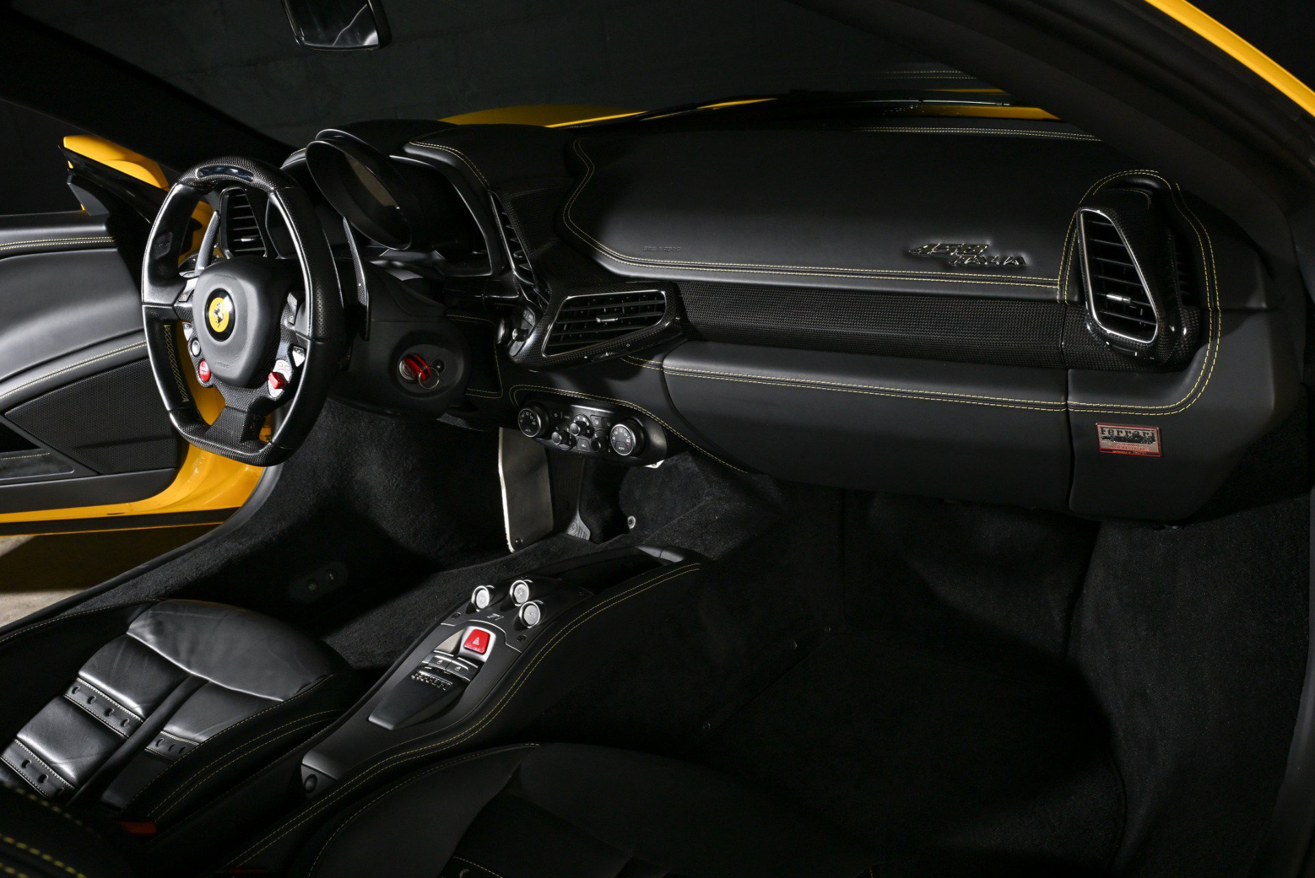 Used 2011 Ferrari 458 Italia Coupe RWD image 25