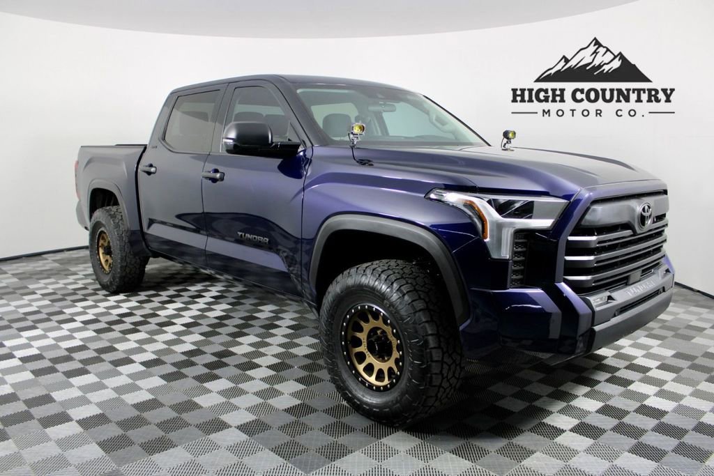 Used 2022 Toyota Tundra SR5 w/ SR5 Convenience Package image 1