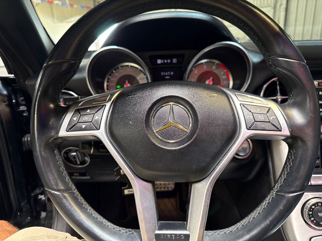 Used 2013 Mercedes-Benz SLK 250 image 17