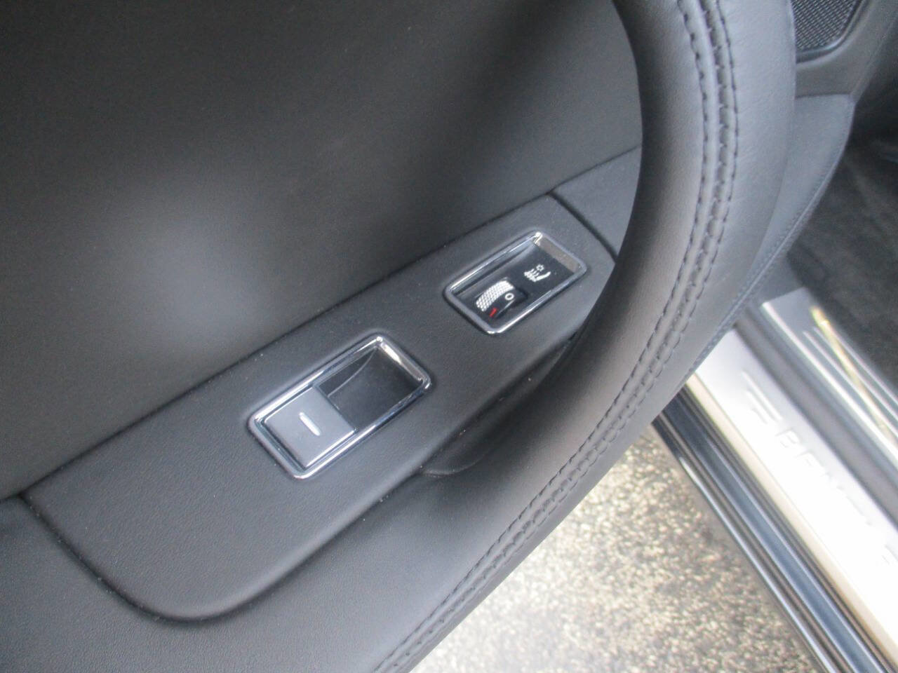 Used 2008 Bentley Flying Spur Flying Spur image 13