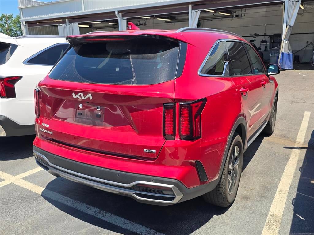 Certified 2023 Kia Sorento EX FWD image 4