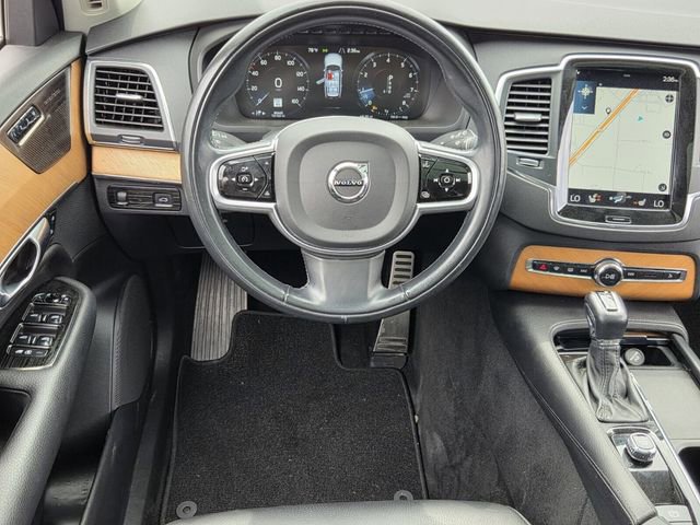 Used 2022 Volvo XC90 T5 Momentum image 11