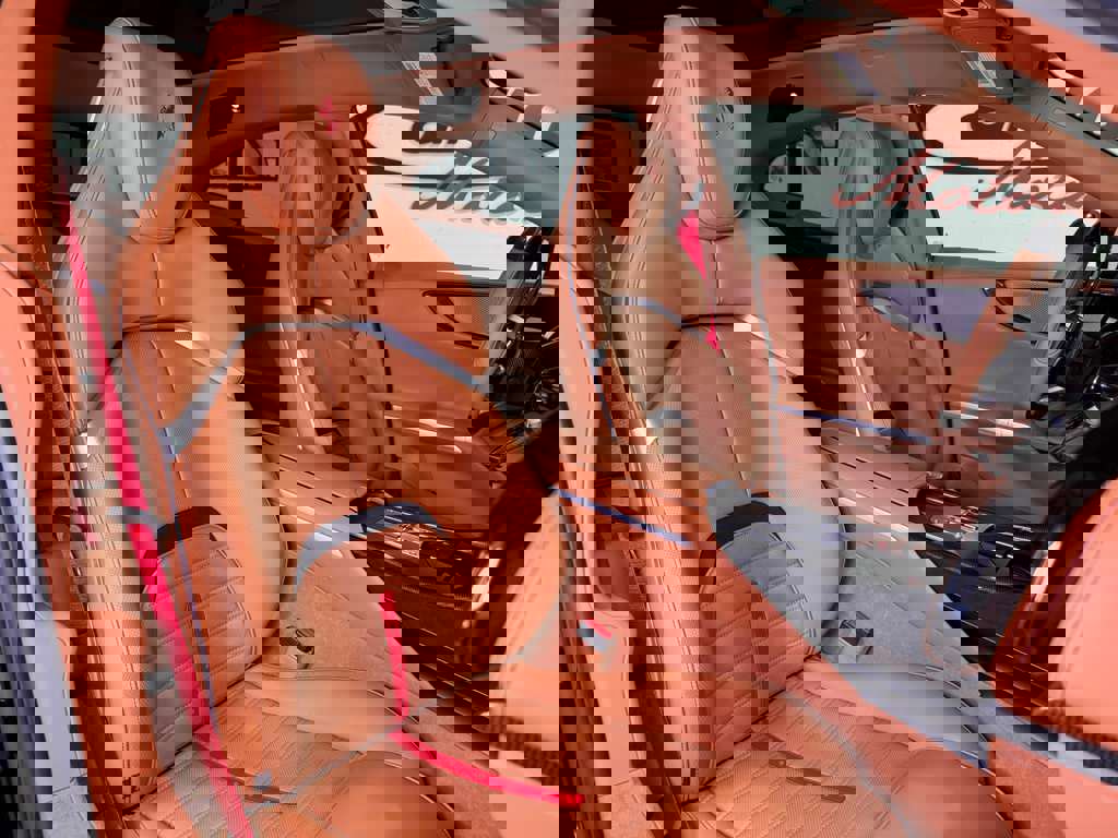 Used 2024 Ferrari Purosangue image 17