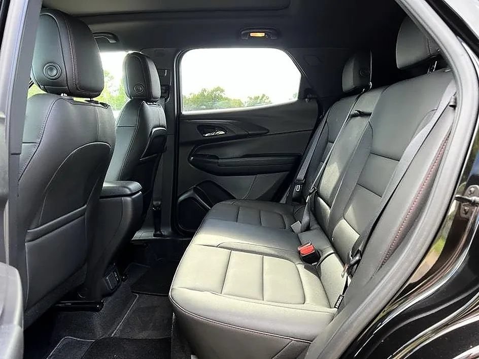 Used 2025 Chevrolet TrailBlazer RS w/ Convenience Package FWD image 38