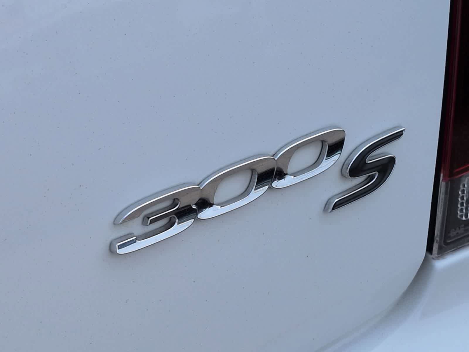 Used 2019 Chrysler 300 S RWD image 13