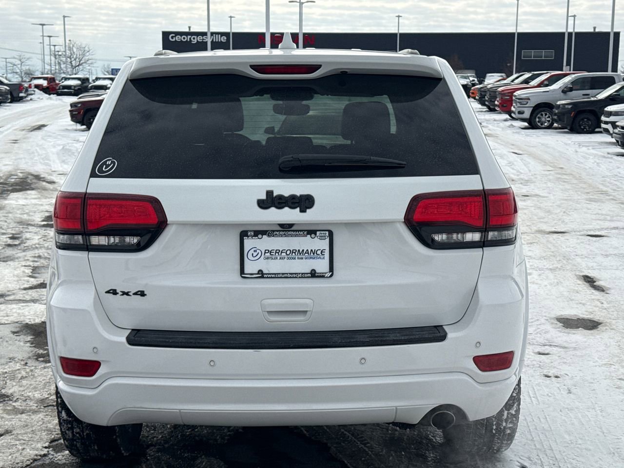 Used 2018 Jeep Grand Cherokee Altitude image 4