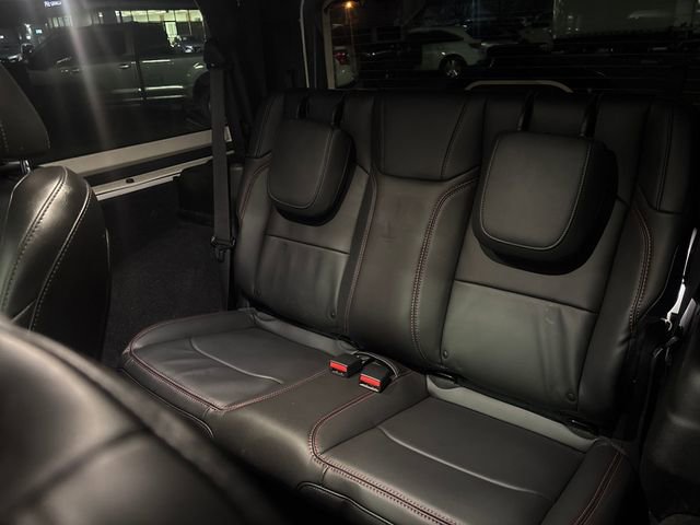 Used 2025 Jeep Wrangler Rubicon image 26