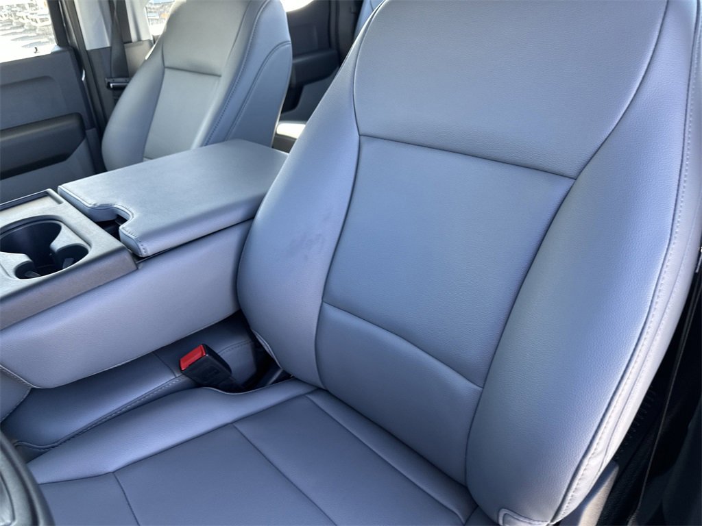 New 2025 Ford F250 XL w/ XL Chrome Package image 29