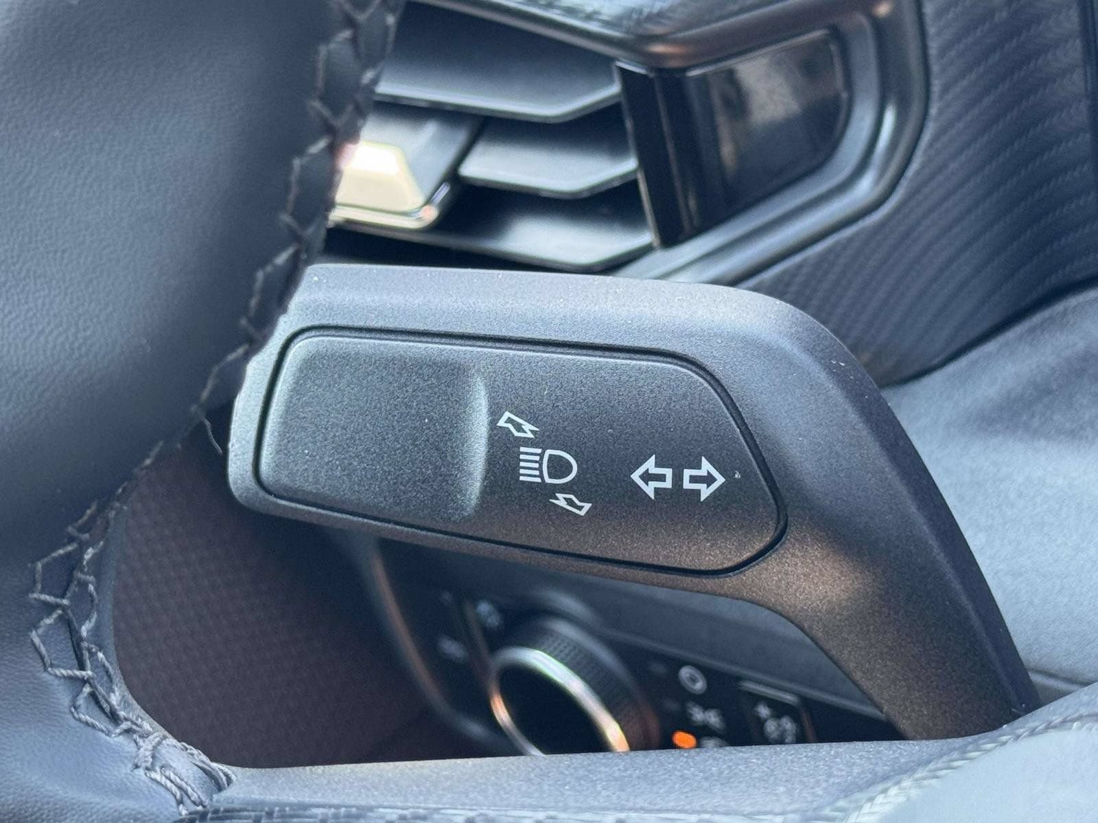 Used 2025 Ford Mustang Coupe RWD image 9