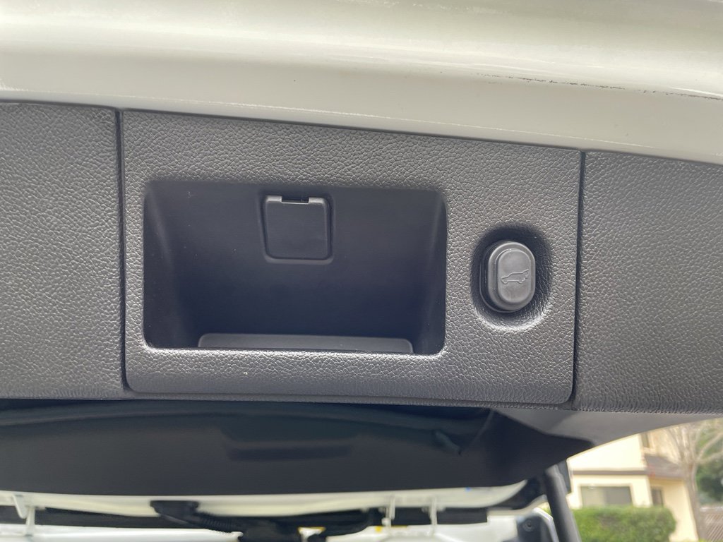 Used 2018 Chevrolet Tahoe Premier image 53