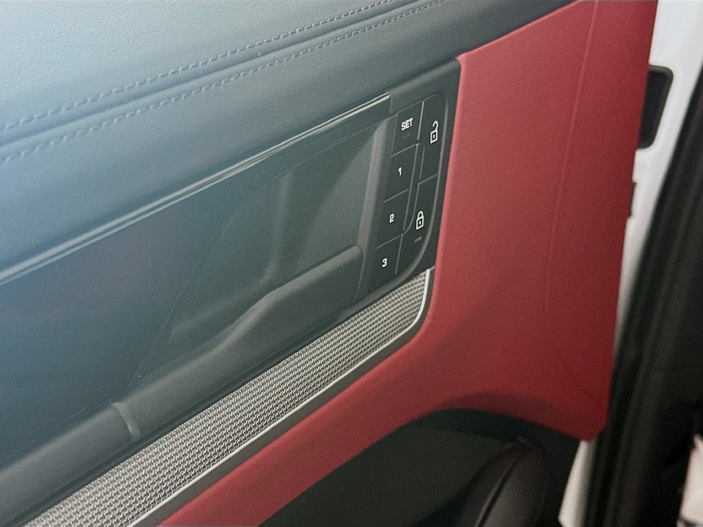 New 2026 Porsche Cayenne E-Hybrid AWD/4WD image 20