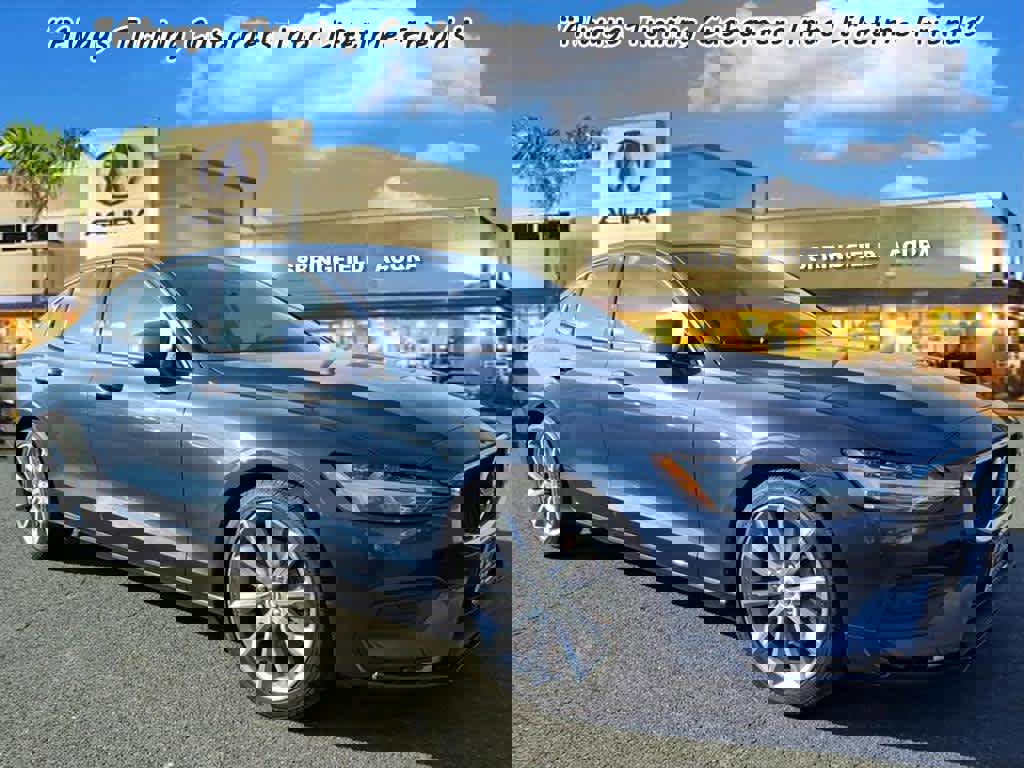 Used 2020 Volvo S60 T6 Momentum image 1