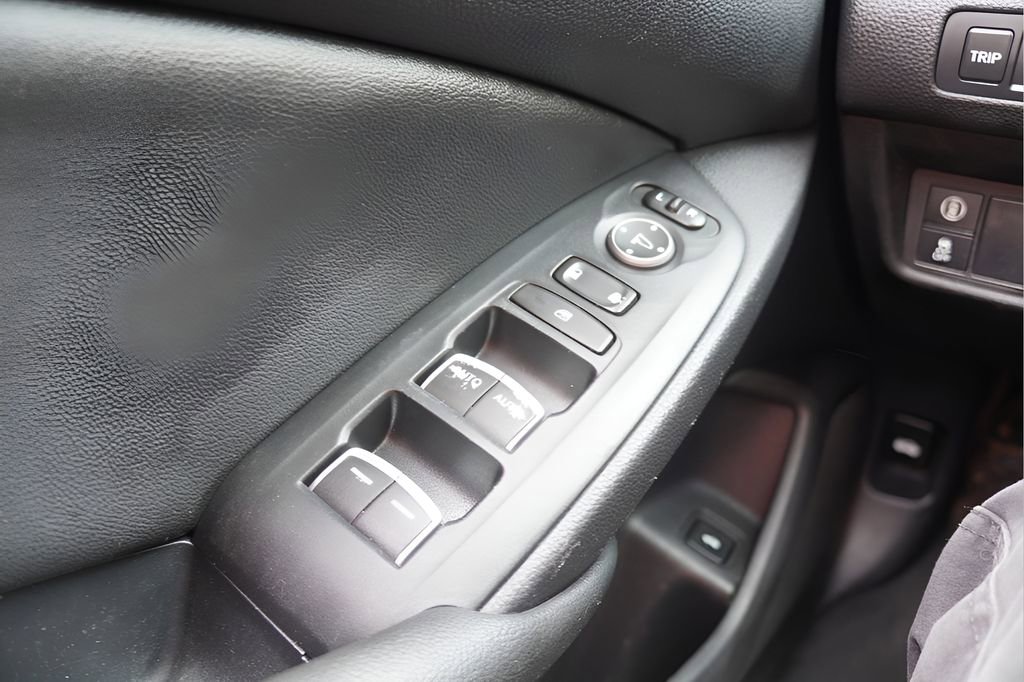 Used 2019 Honda Accord Sport image 18