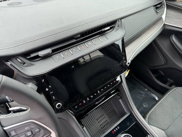 New 2026 Jeep Grand Cherokee Altitude AWD/4WD image 20